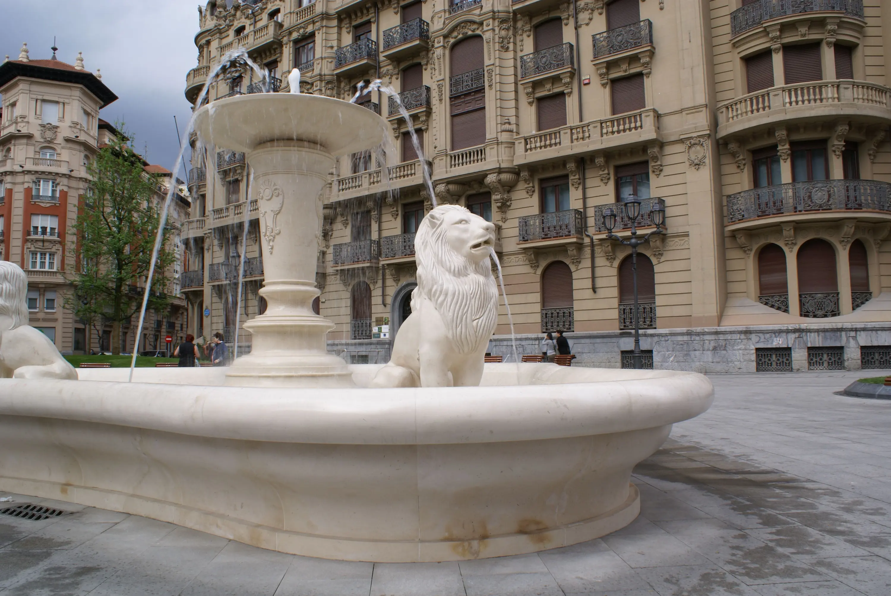Imagen 9 del proyecto Fuente Pública en Plaza Jado | Mármol para fuentes urbanas | Camar