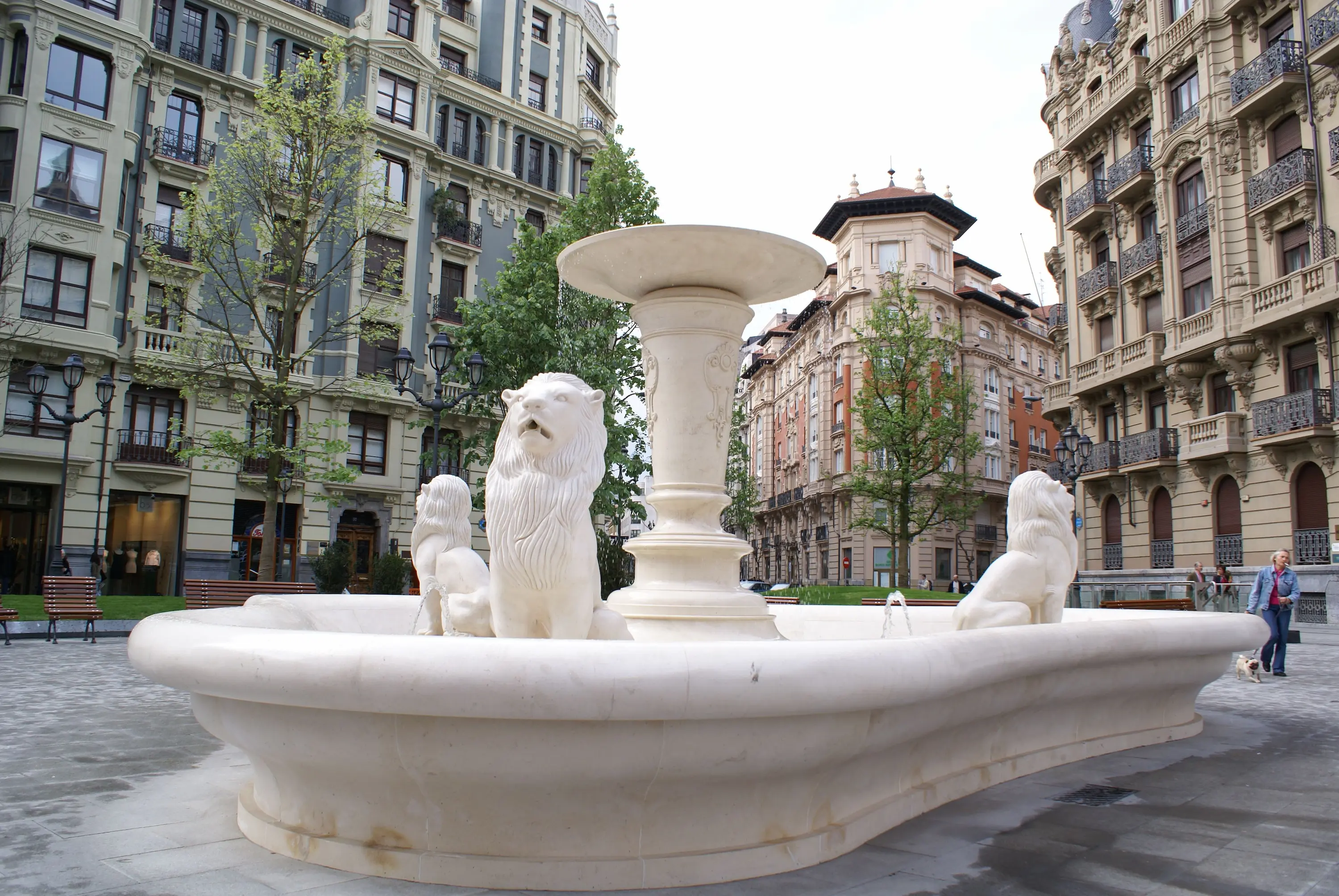 Imagen 1 del proyecto Fuente Pública en Plaza Jado | Mármol para fuentes urbanas | Camar
