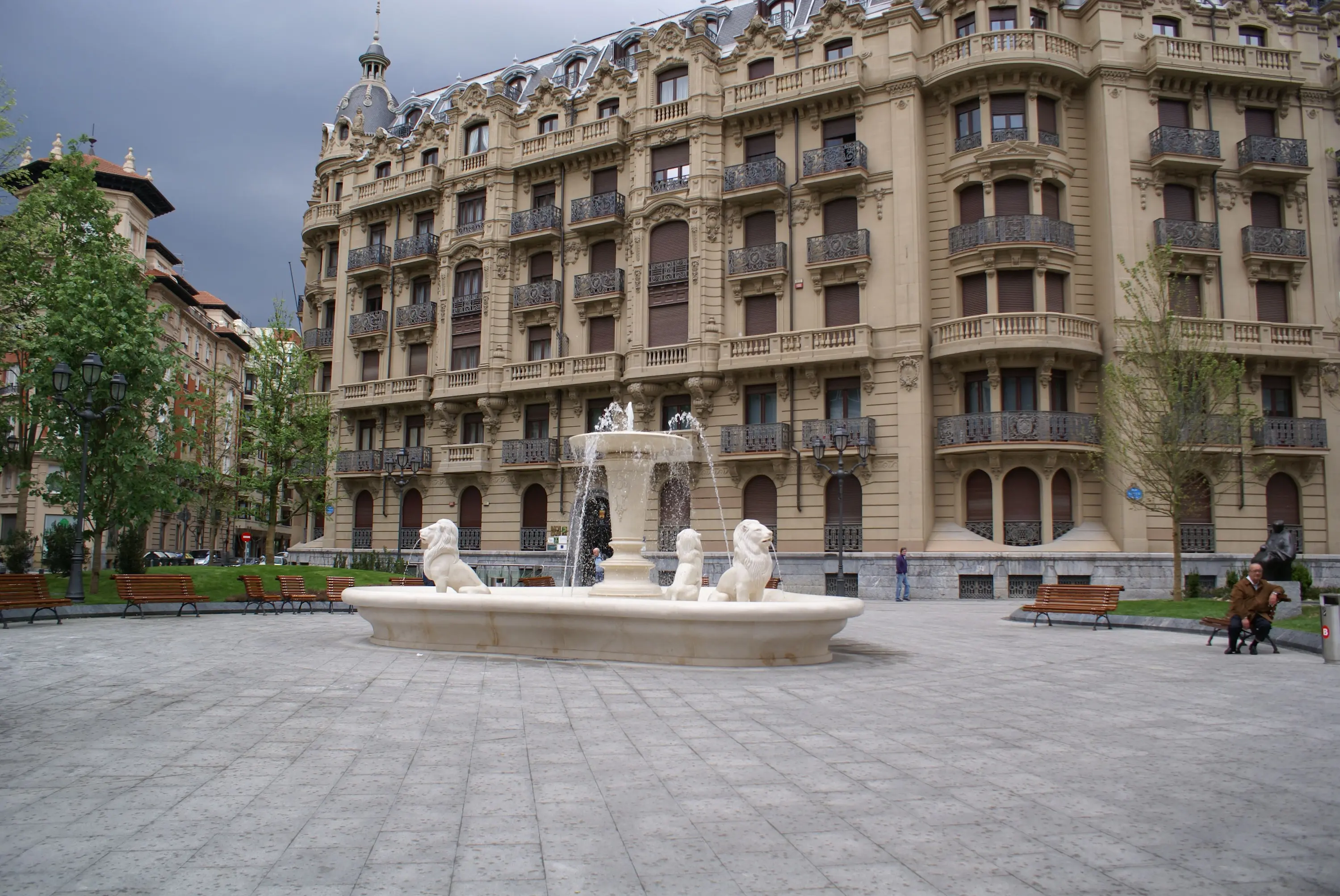 Imagen 6 del proyecto Fuente Pública en Plaza Jado | Mármol para fuentes urbanas | Camar